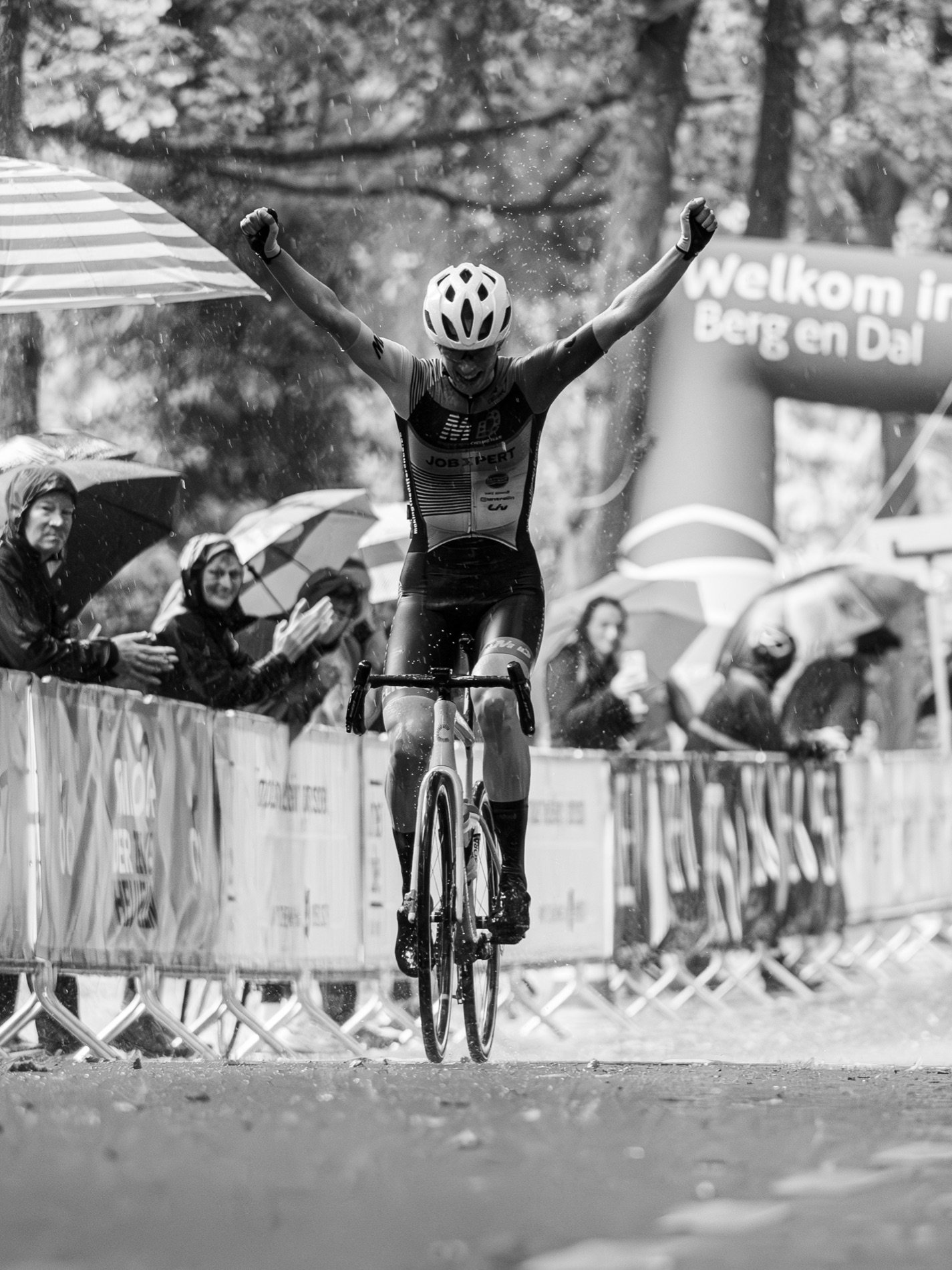 Renner gaat als winnaar over de finish